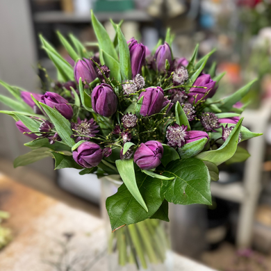 Tulpenstrauß in lila